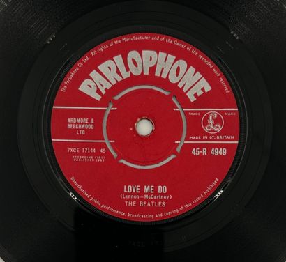 1 vinyl
The Beatles
Love me do 
Label parlophone,...