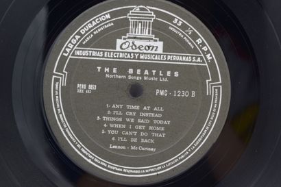 Set of 2 vinyl records
The Beatles Peruvian
Odeon...