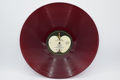 Set of 2 vinyl records
The Beatles Japan
Apple...
