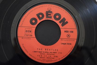 Lot de 2 vinyles
The Beatles
Odeon EMI MEO...