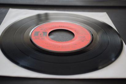 Lot de 2 vinyles
The Beatles
Odeon EMI MEO...