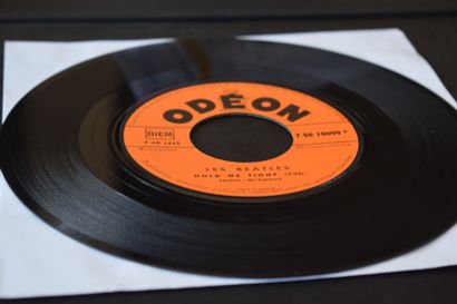 Lot de 2 vinyles
The Beatles
Odeon 7 SO 10099...