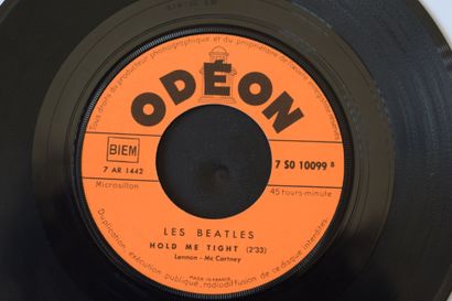 Lot de 2 vinyles
The Beatles
Odeon 7 SO 10099...