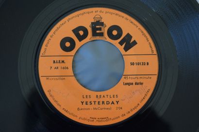 Lot de 2 vinyles
The Beatles
Odeon SO 10132...