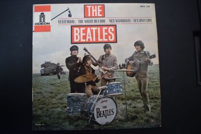 Lot de 2 vinyles
The Beatles
Odeon EMI MEO...