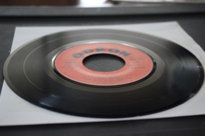 Lot de 2 vinyles
The Beatles
Odeon EMI MEO...