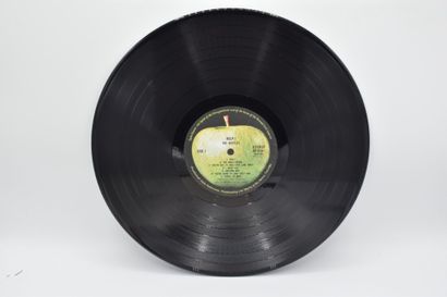 Set of 3 vinyl records
The Beatles Japan
Apple...
