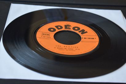 Lot de 2 vinyles
The Beatles
Odeon 7 SO 10100...