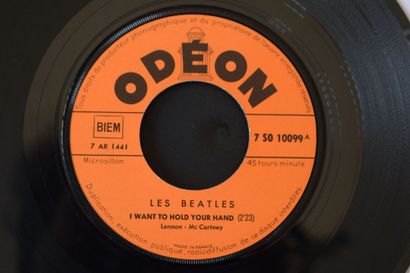 Lot de 2 vinyles
The Beatles
Odeon 7 SO 10099...