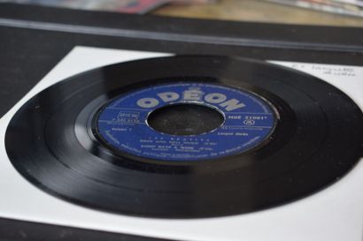 Lot de 2 vinyles
The Beatles
Odeon EMI MOE...