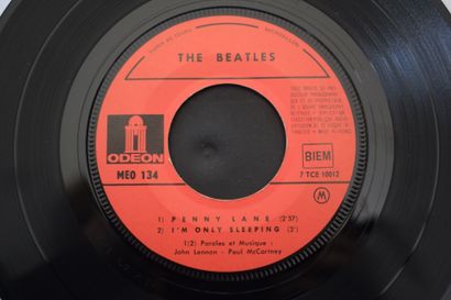 Lot de 2 vinyles
The Beatles
Odeon EMI MEO...