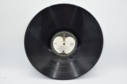 Set of 3 vinyl records
The Beatles Japan
Apple...