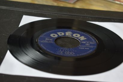 Lot de 3 vinyles
The Beatles
Odeon EMI MOE...
