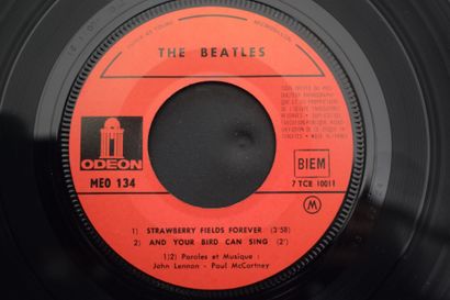 Lot de 2 vinyles
The Beatles
Odeon EMI MEO...
