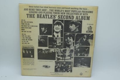 Set of 2 vinyl records
The Beatles Peruvian
Odeon...