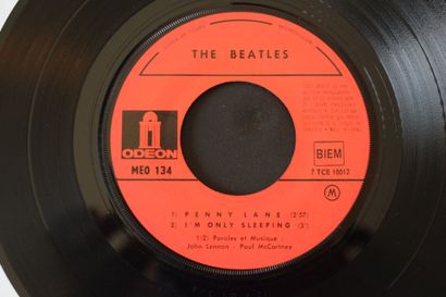 Lot de 2 vinyles
The Beatles
Odeon EMI MEO...