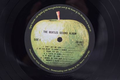 Set of 2 vinyl records
The Beatles Japan
Apple...