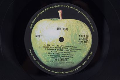 Set of 2 vinyl records
The Beatles Japan
Apple...