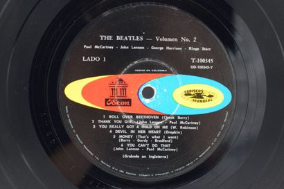 Set of 2 vinyl records
The Beatles Peruvian
Odeon...