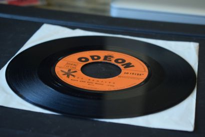 Lot de 2 vinyles
The Beatles
Odeon SO 10128...