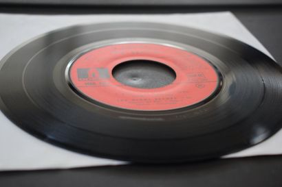 Lot de 2 vinyles
The Beatles
Odeon EMI MEO...