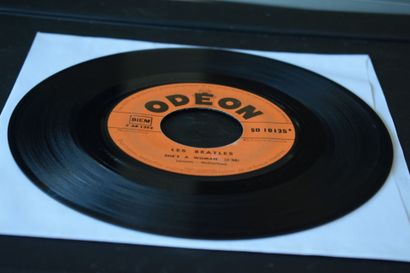 Lot de 2 vinyles
The Beatles
Odeon SO 10125...