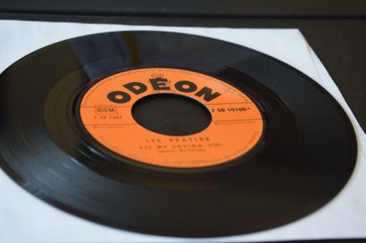 Lot de 2 vinyles
The Beatles
Odeon 7 SO 10100...