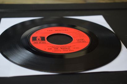 Lot de 2 vinyles
The Beatles
Odeon EMI SMO...