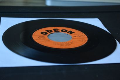 Lot de 2 vinyles
The Beatles
Odeon SO 10112...