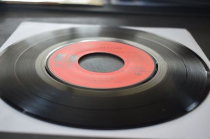 Lot de 2 vinyles
The Beatles
Odeon EMI MEO...