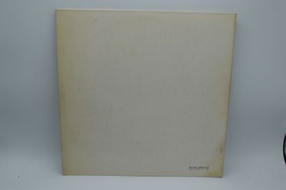 Set of 2 vinyl records
The Beatles Japan
Apple...