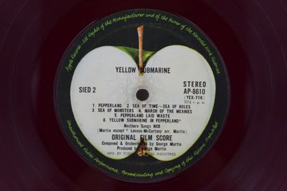 Set of 2 vinyl records
The Beatles Japan
Apple...