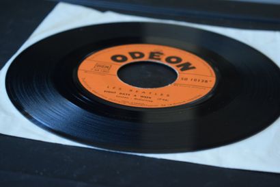 Lot de 2 vinyles
The Beatles
Odeon SO 10128...