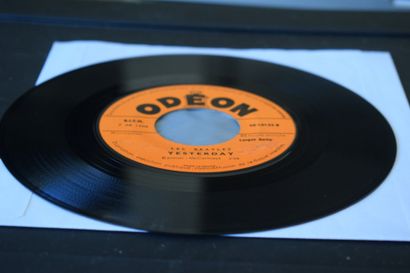 Lot de 2 vinyles
The Beatles
Odeon SO 10132...