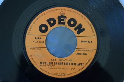 Lot de 2 vinyles
The Beatles
Odeon SO 10132...