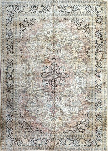 RUG Kashmir (India) circa 1980. 
KASHMIR...