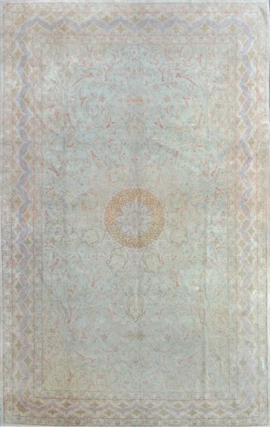 Large and fine Ghoum RUG (Iran) circa 1980/1985....