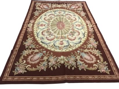 Petit point rug, XXth c.
Petit point rug.
Tobacco...