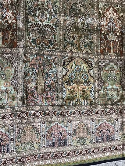 Important and fine silk Cashmere, India,...