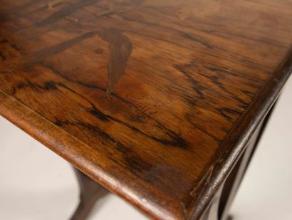 Émile GALLÉ (1846-1904)
Table gigogne à quatre...