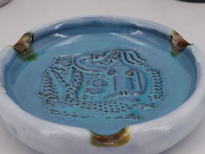 Set of three ceramics including:
- Fernand...