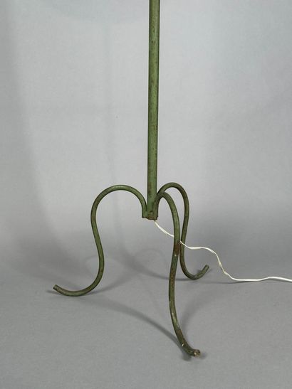 TRAVAIL FRANCAIS vers 1950
Lampadaire tripode...