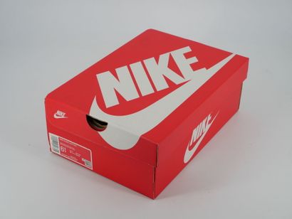 NIKE
Paire de sneakers, Dunk Low, modèle...