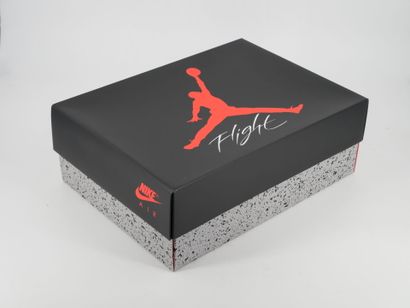 NIKE
Paire de sneakers, Air Jordan 4 Retro,...
