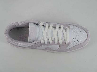 NIKE
Paire de sneakers, Dunk Low, modèle...