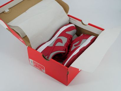 NIKE
Paire de sneakers, Dunk Low, modèle...