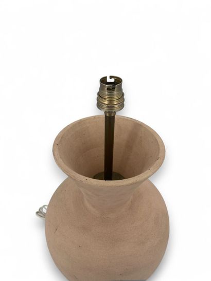 KERAMOS, 
SEVRES
Lampe à corps balustre et...