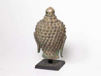 Tête de bouddha en bronze.
Travail Thaï,...