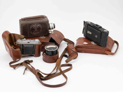 Lot d'appareils photographiques anciens comprenant...