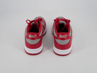 NIKE
Paire de sneakers, Dunk Low, modèle...